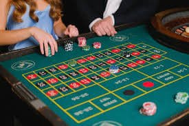 Antarmuka demo permainan slot di qingque dengan simbol pembayaran dan tombol putar
